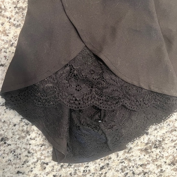 LUXE Women's Black Spaghetti Strap Romper, M - Picture 6 of 6